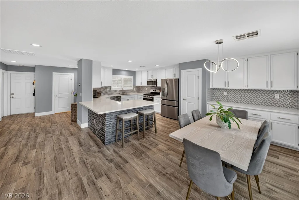 2413 Cockatiel, North Las Vegas, NV 89084