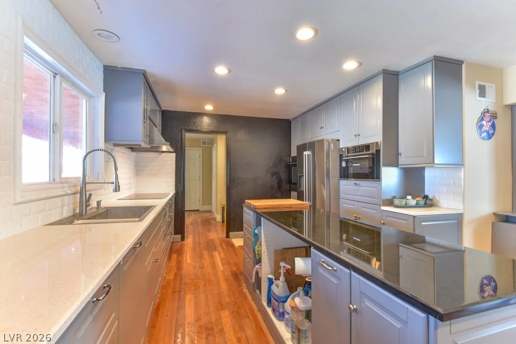 1818 Waldman, Las Vegas, NV 89102