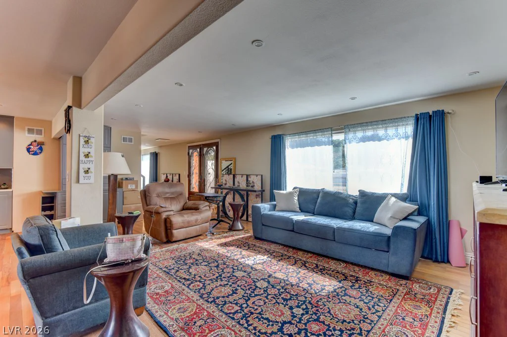 1818 Waldman, Las Vegas, NV 89102