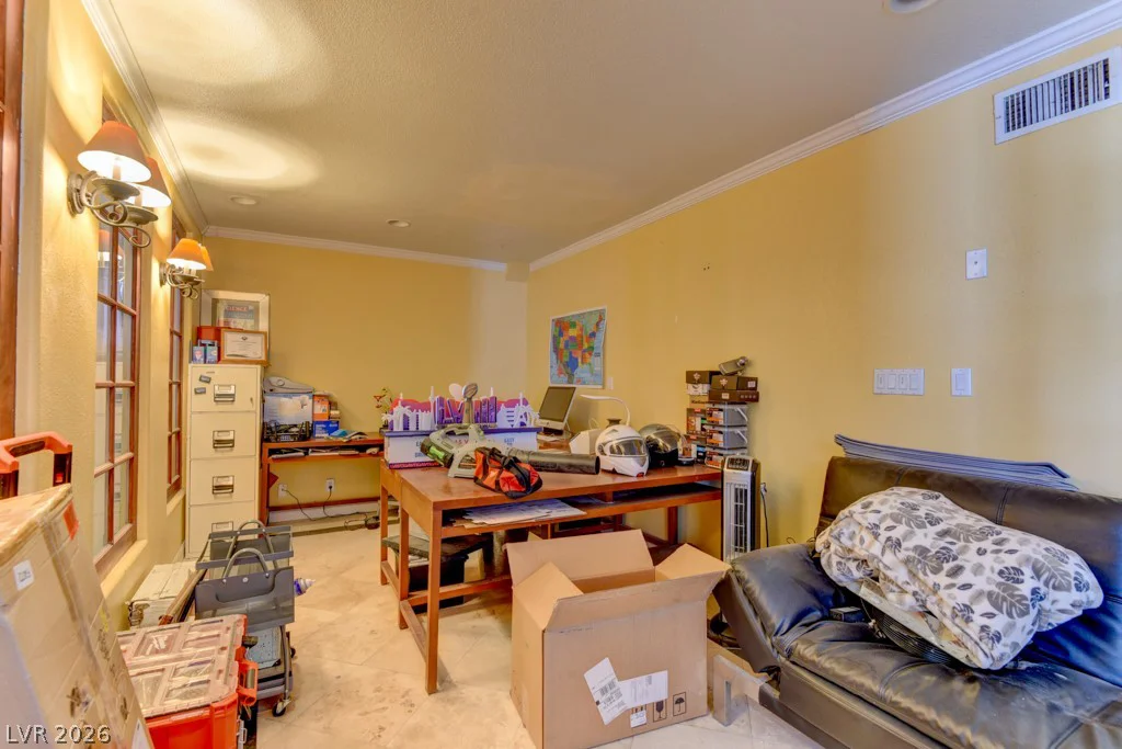 1818 Waldman, Las Vegas, NV 89102