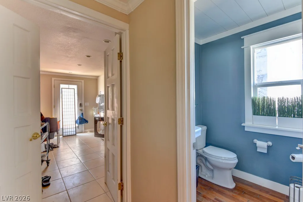 1818 Waldman, Las Vegas, NV 89102
