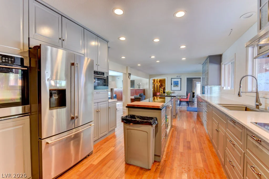 1818 Waldman, Las Vegas, NV 89102