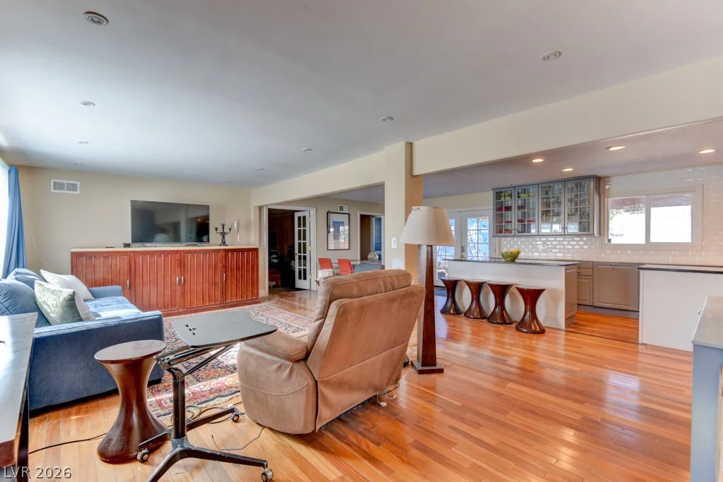 1818 Waldman, Las Vegas, NV 89102