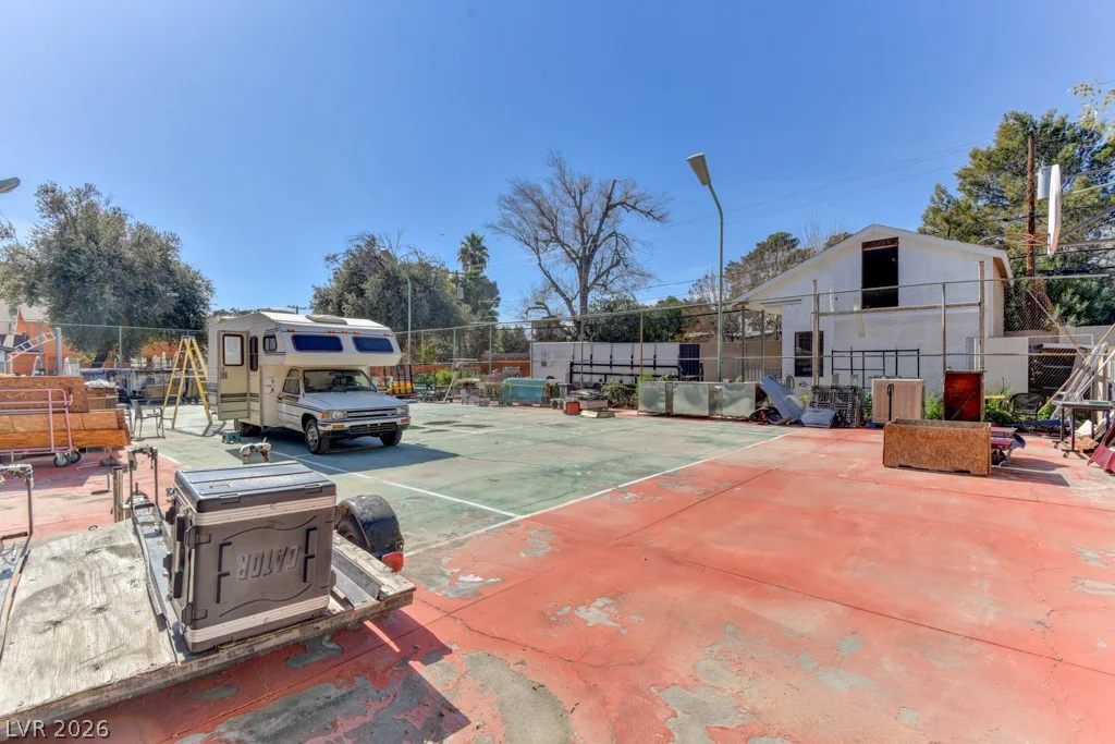 1818 Waldman, Las Vegas, NV 89102