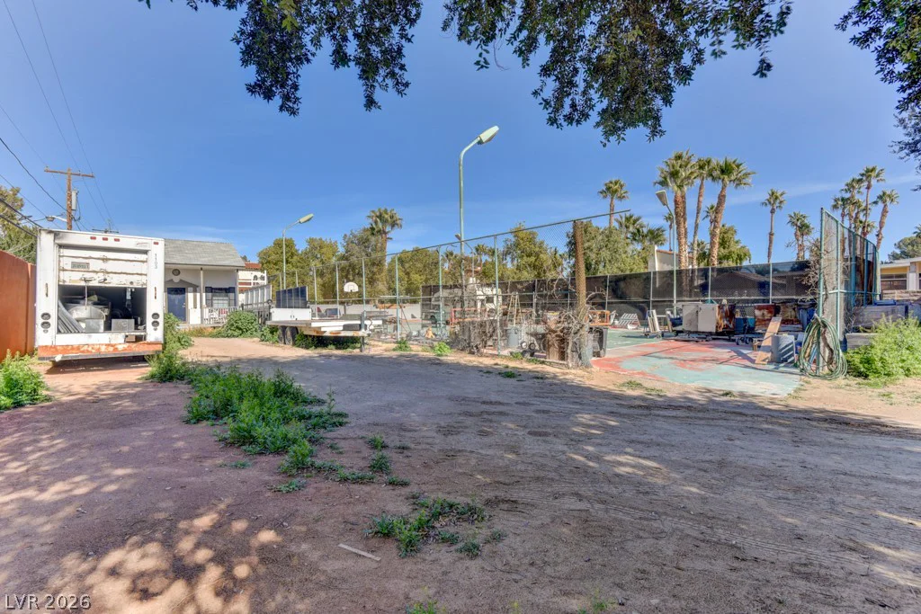 1818 Waldman, Las Vegas, NV 89102