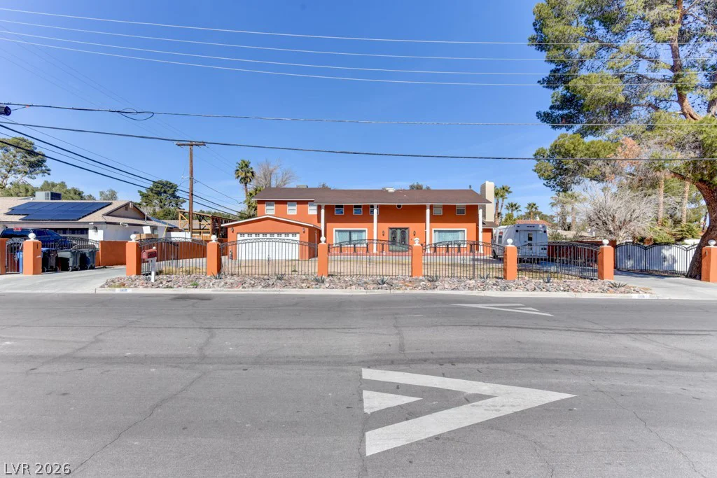 1818 Waldman, Las Vegas, NV 89102