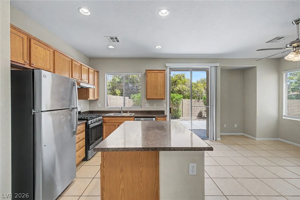 8284 Harvest Spring, Las Vegas, NV 89143