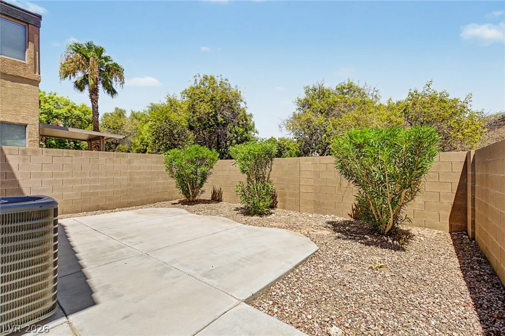 8284 Harvest Spring, Las Vegas, NV 89143