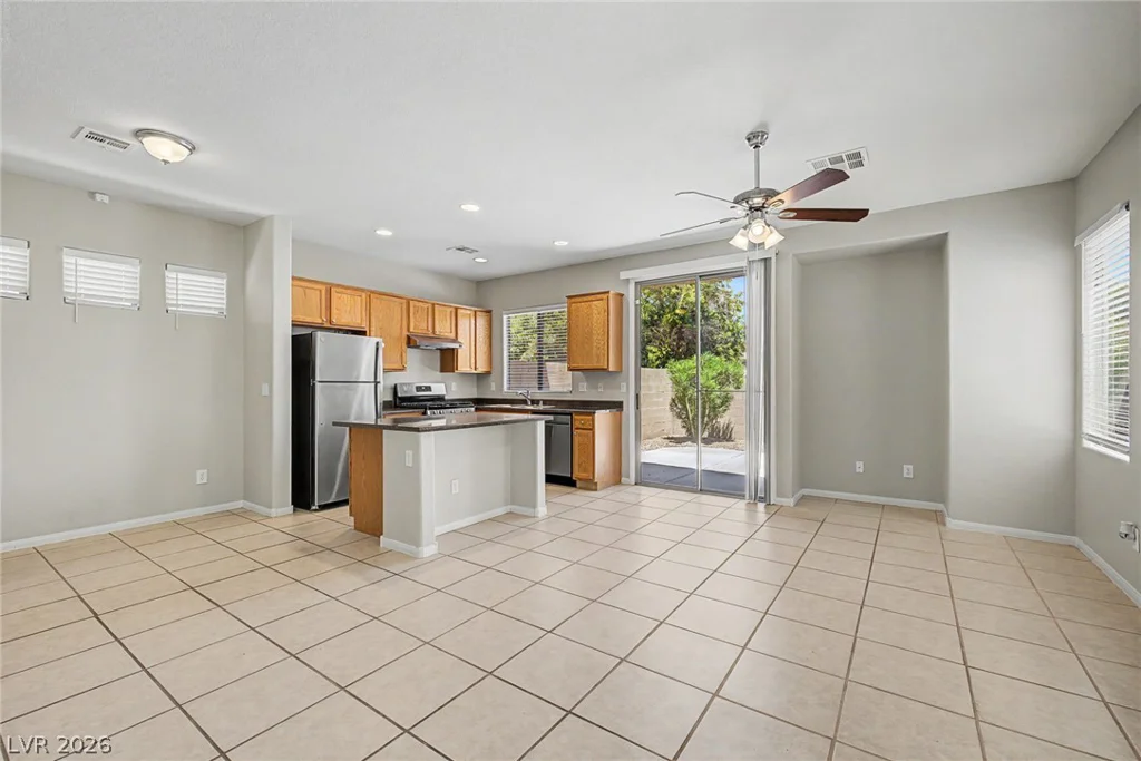 8284 Harvest Spring, Las Vegas, NV 89143