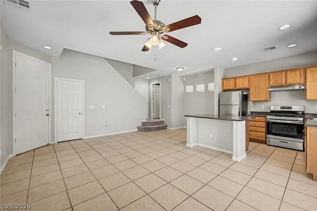 8284 Harvest Spring, Las Vegas, NV 89143