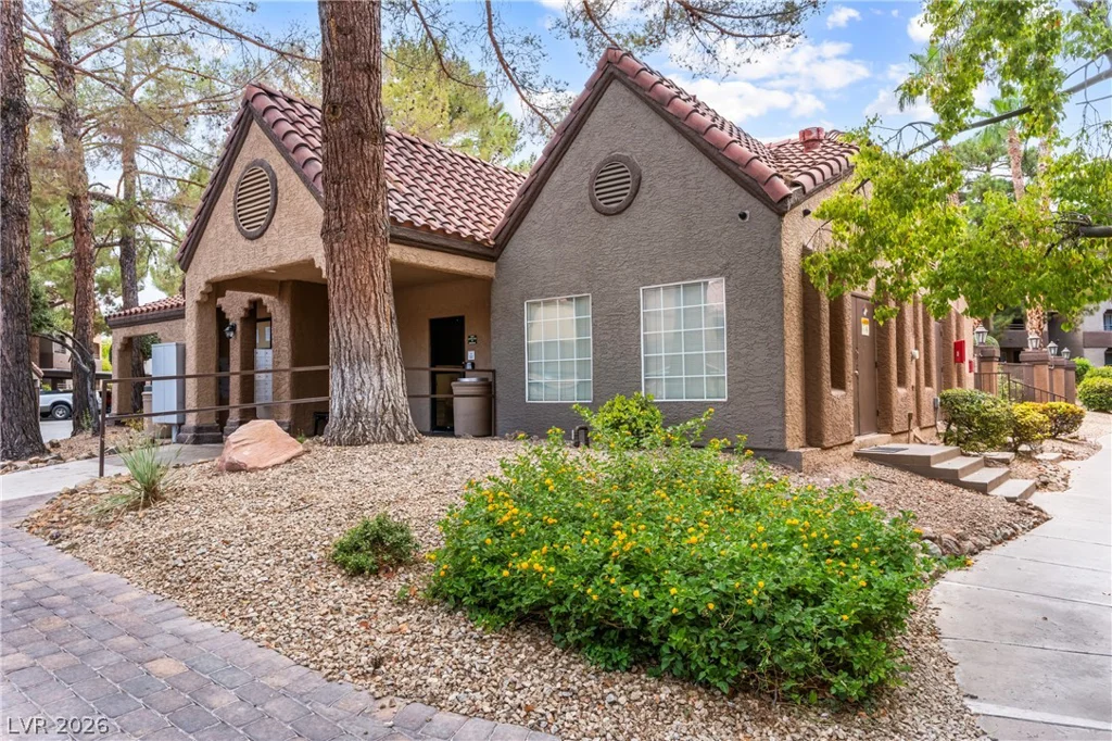 2200 Fort Apache, Las Vegas, NV 89117