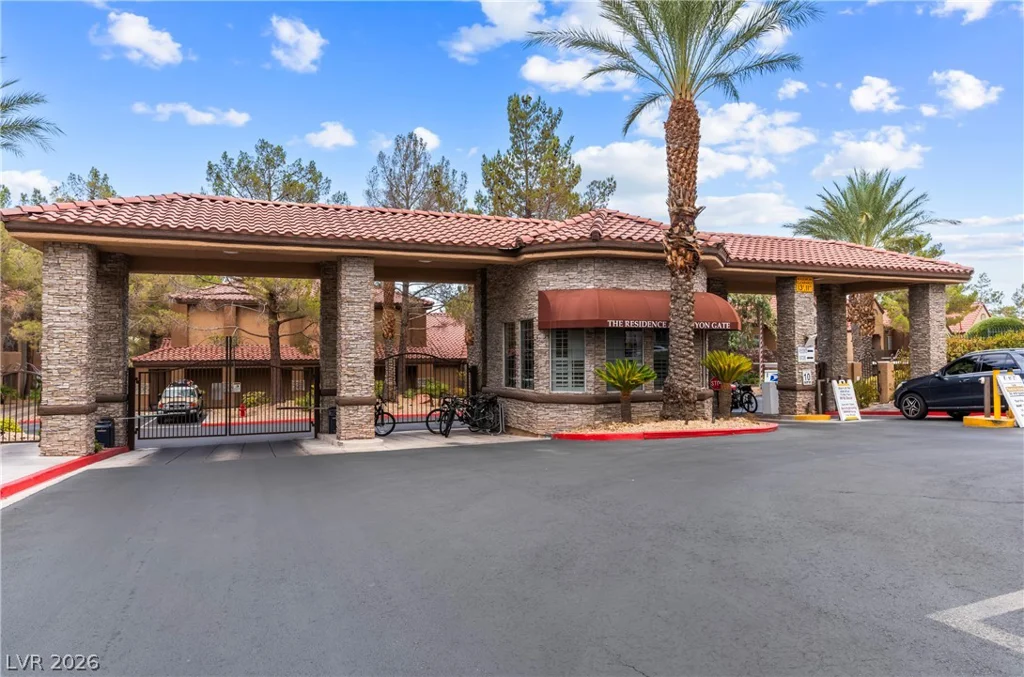 2200 Fort Apache, Las Vegas, NV 89117