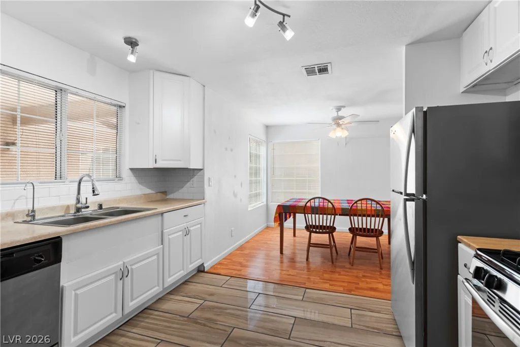 2200 Fort Apache, Las Vegas, NV 89117