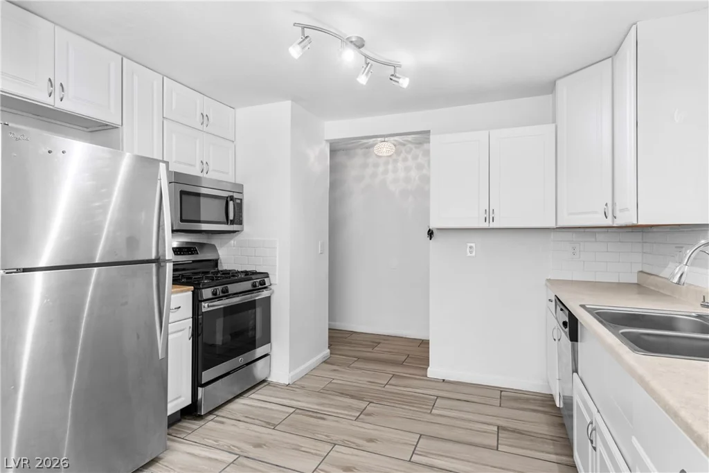 2200 Fort Apache, Las Vegas, NV 89117