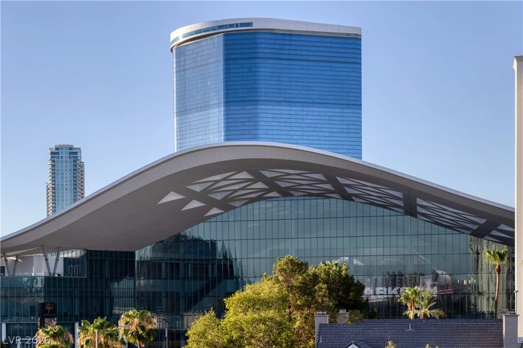 360 Desert Inn, Las Vegas, NV 89109