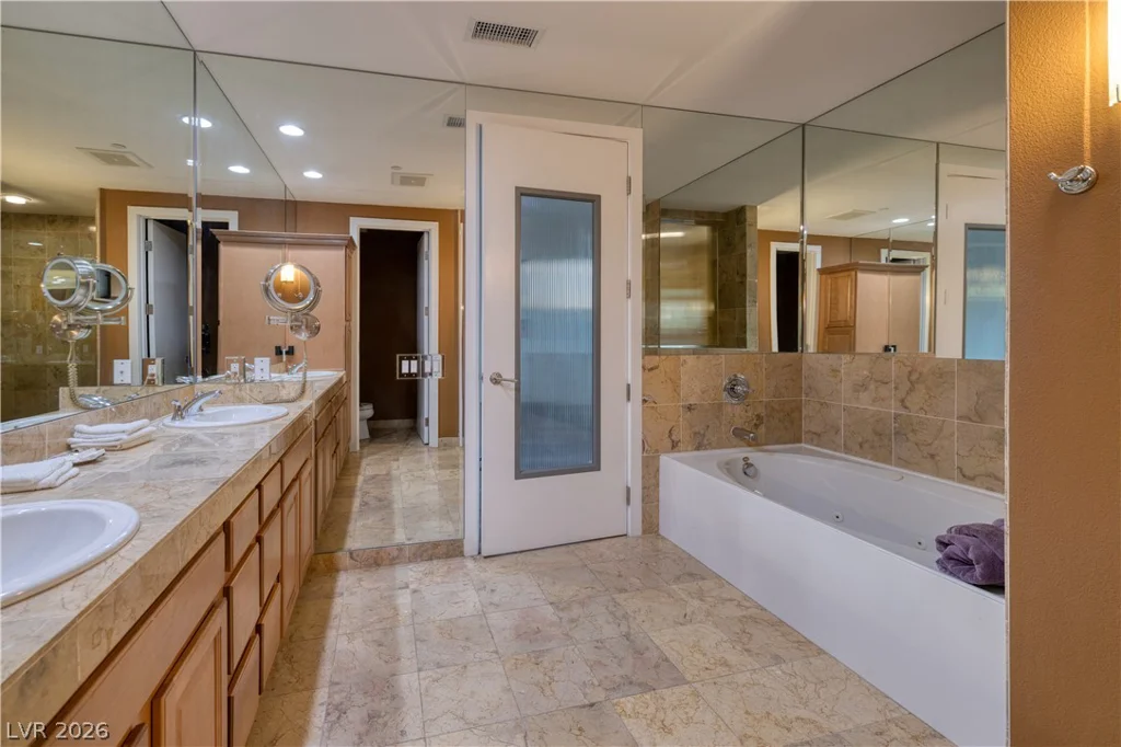 360 Desert Inn, Las Vegas, NV 89109