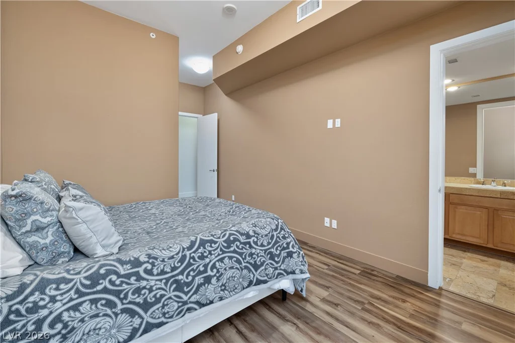 360 Desert Inn, Las Vegas, NV 89109