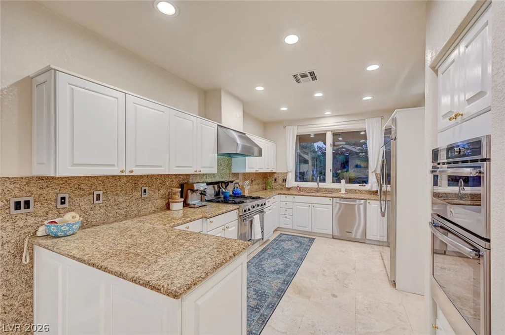 7995 Rio Rico, Las Vegas, NV 89113
