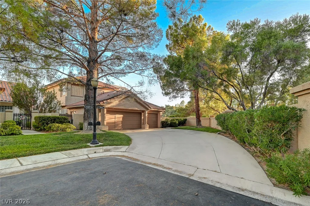 7995 Rio Rico, Las Vegas, NV 89113