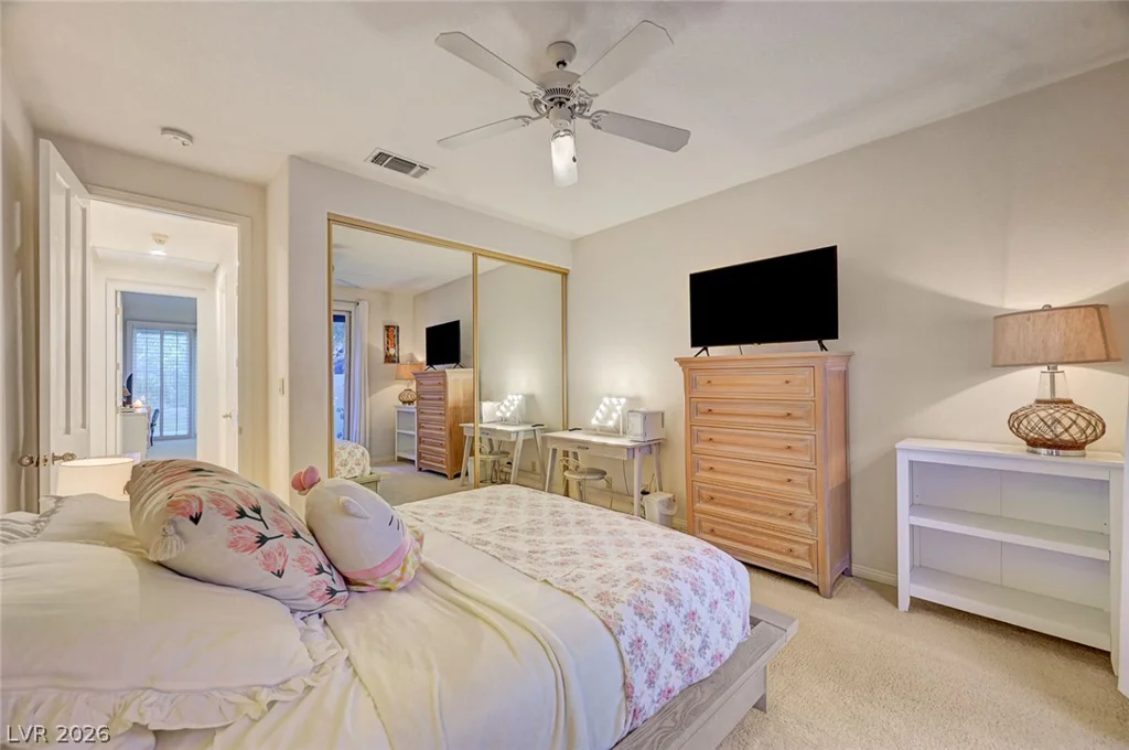 7995 Rio Rico, Las Vegas, NV 89113