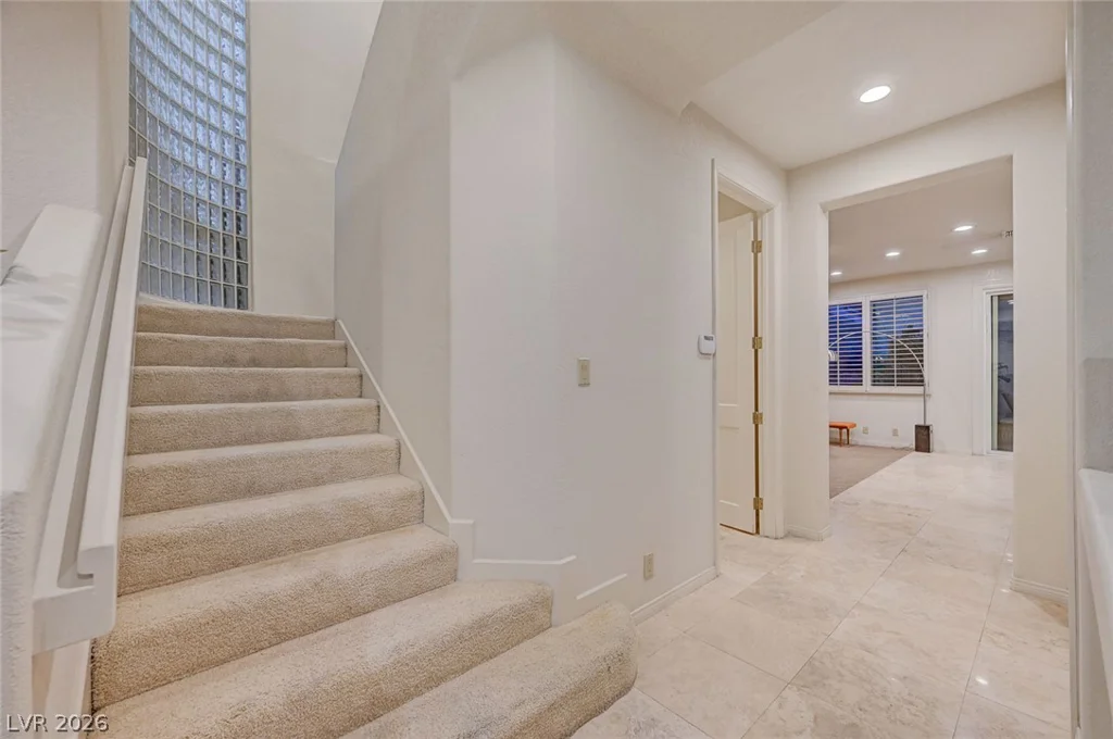 7995 Rio Rico, Las Vegas, NV 89113