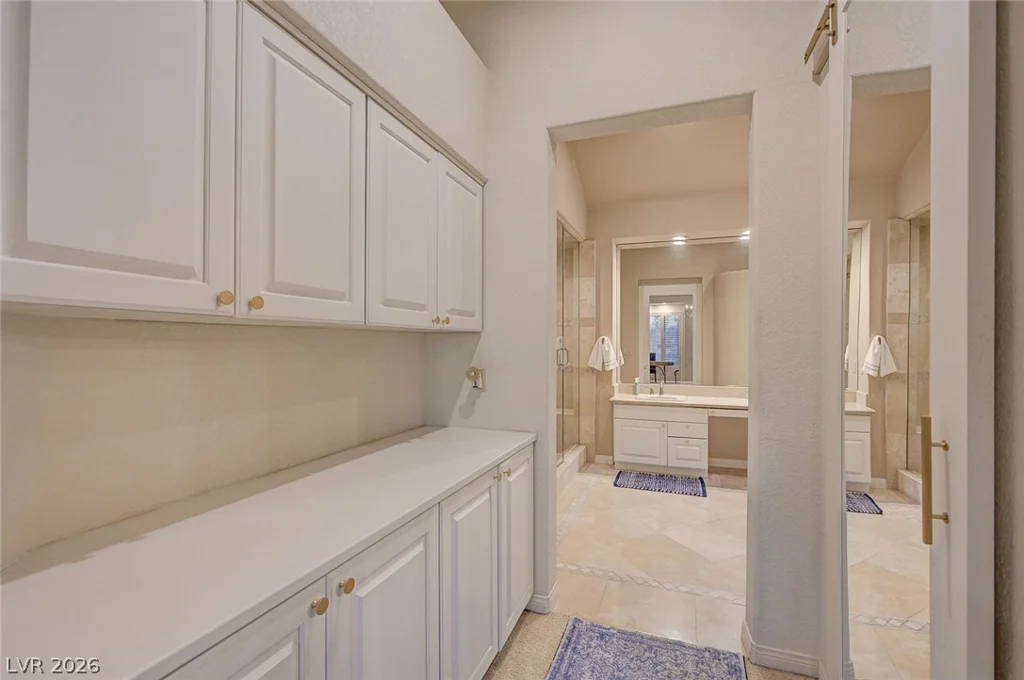 7995 Rio Rico, Las Vegas, NV 89113