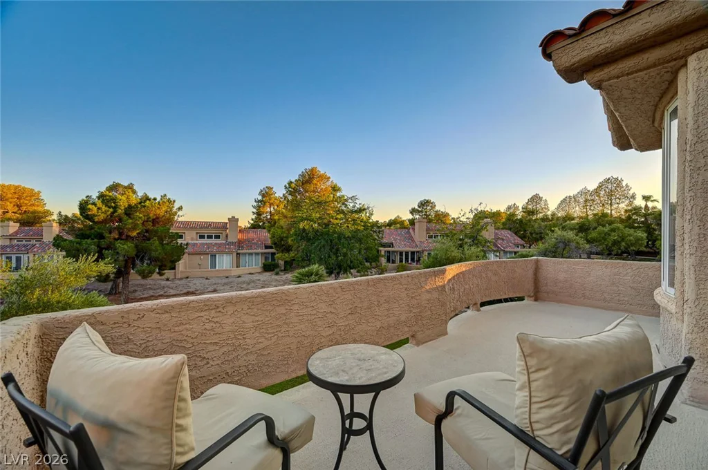 7995 Rio Rico, Las Vegas, NV 89113