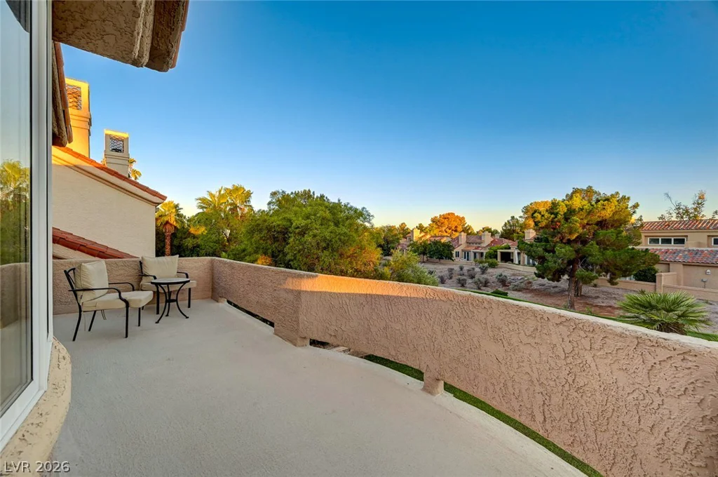 7995 Rio Rico, Las Vegas, NV 89113