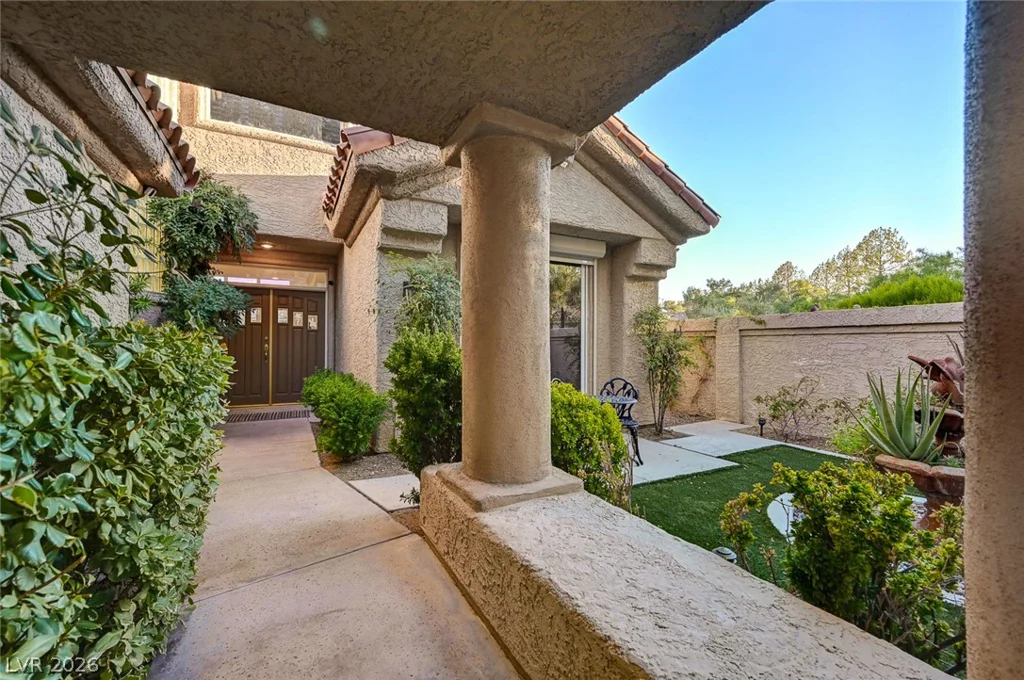 7995 Rio Rico, Las Vegas, NV 89113