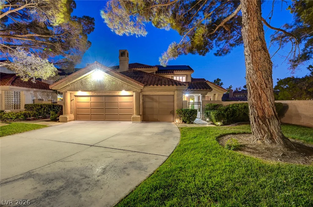 7995 Rio Rico, Las Vegas, NV 89113