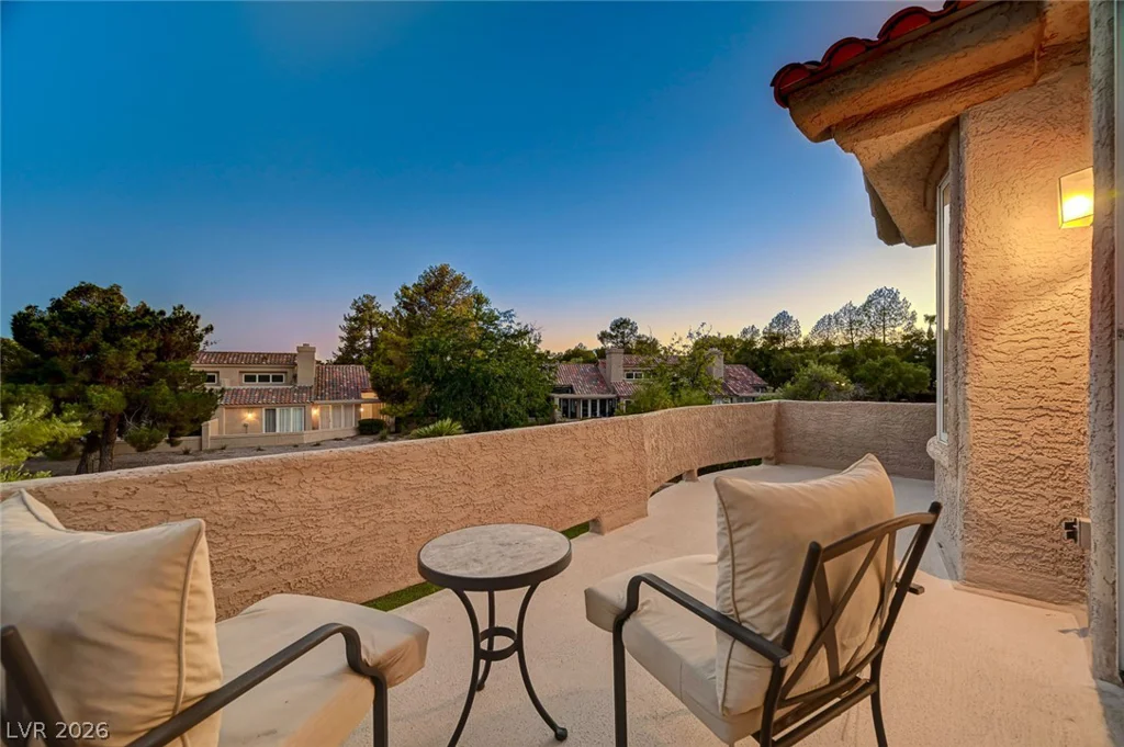 7995 Rio Rico, Las Vegas, NV 89113