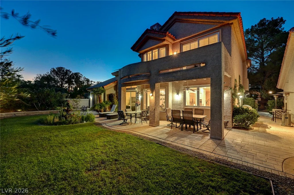 7995 Rio Rico, Las Vegas, NV 89113