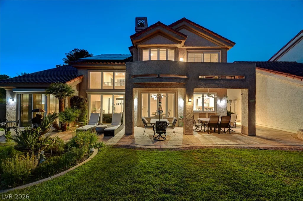 7995 Rio Rico, Las Vegas, NV 89113