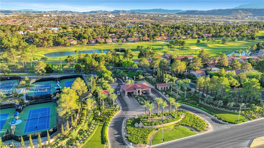7995 Rio Rico, Las Vegas, NV 89113