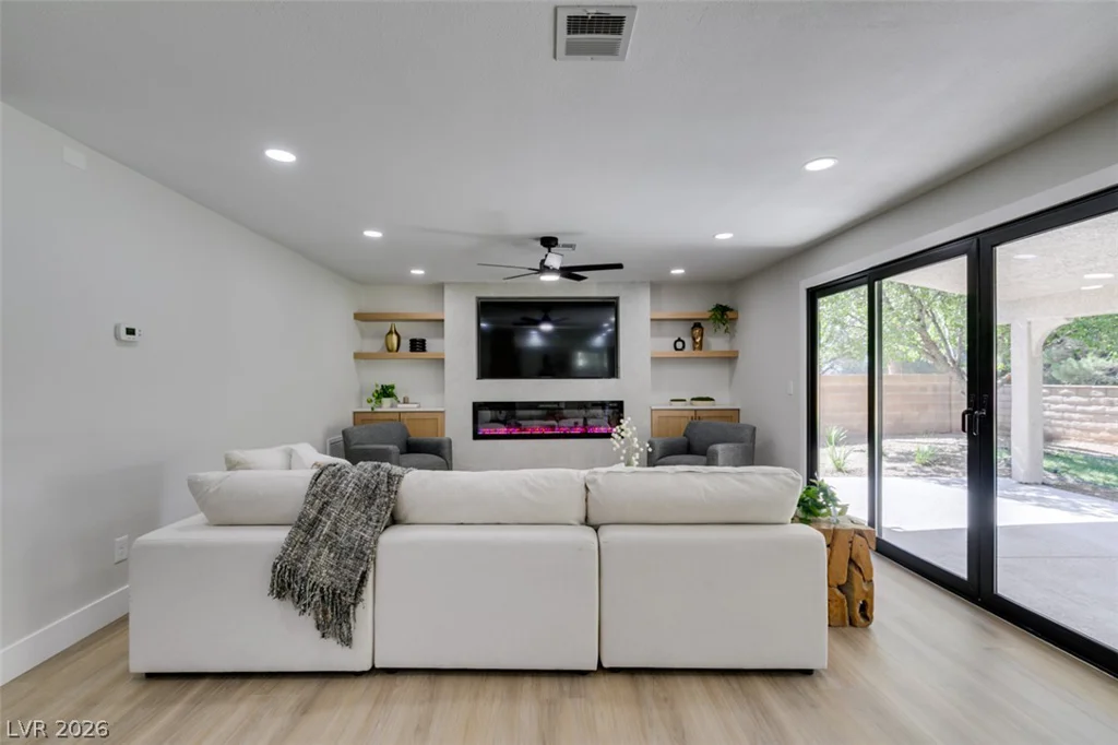 2729 Fire Water, Las Vegas, NV 89117