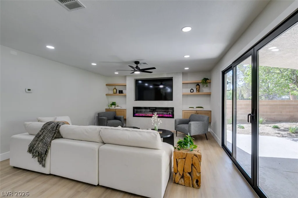 2729 Fire Water, Las Vegas, NV 89117