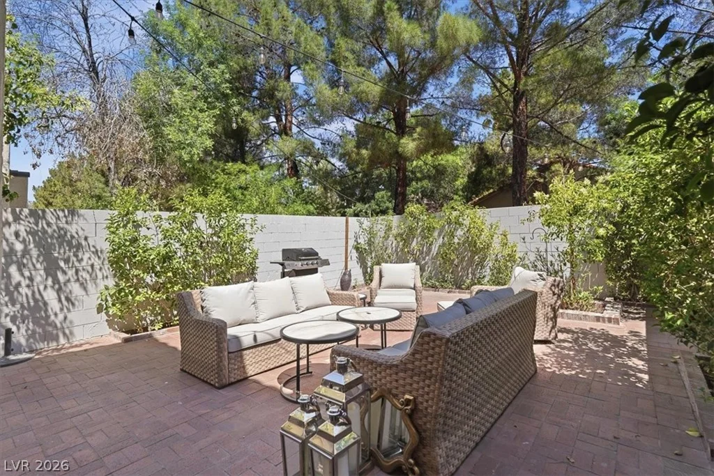 6250 Flamingo, Las Vegas, NV 89103