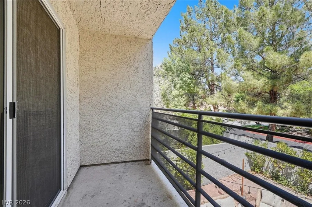 6250 Flamingo, Las Vegas, NV 89103