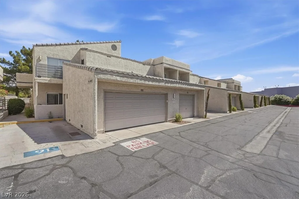 6250 Flamingo, Las Vegas, NV 89103