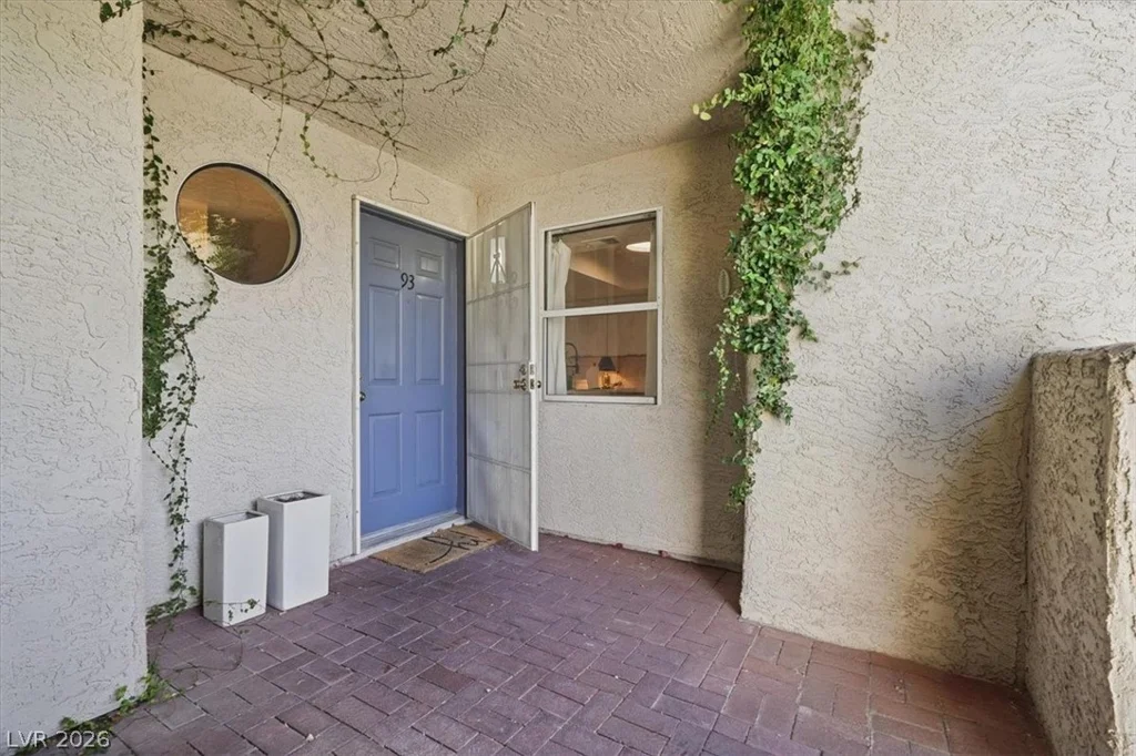 6250 Flamingo, Las Vegas, NV 89103