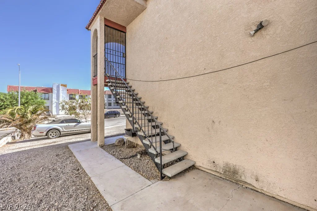6979 Issac, Las Vegas, NV 89156