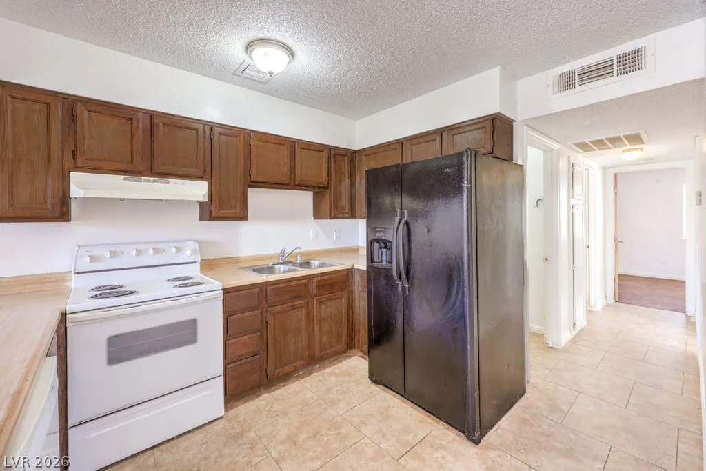 6979 Issac, Las Vegas, NV 89156