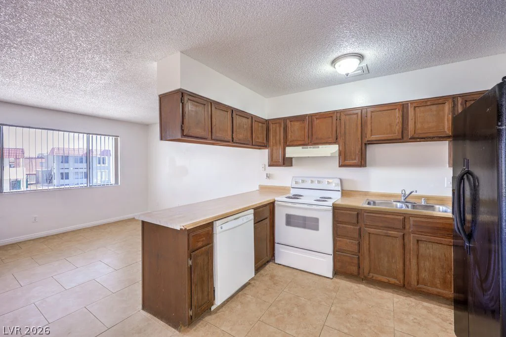 6979 Issac, Las Vegas, NV 89156