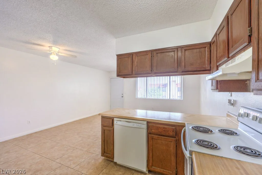 6979 Issac, Las Vegas, NV 89156