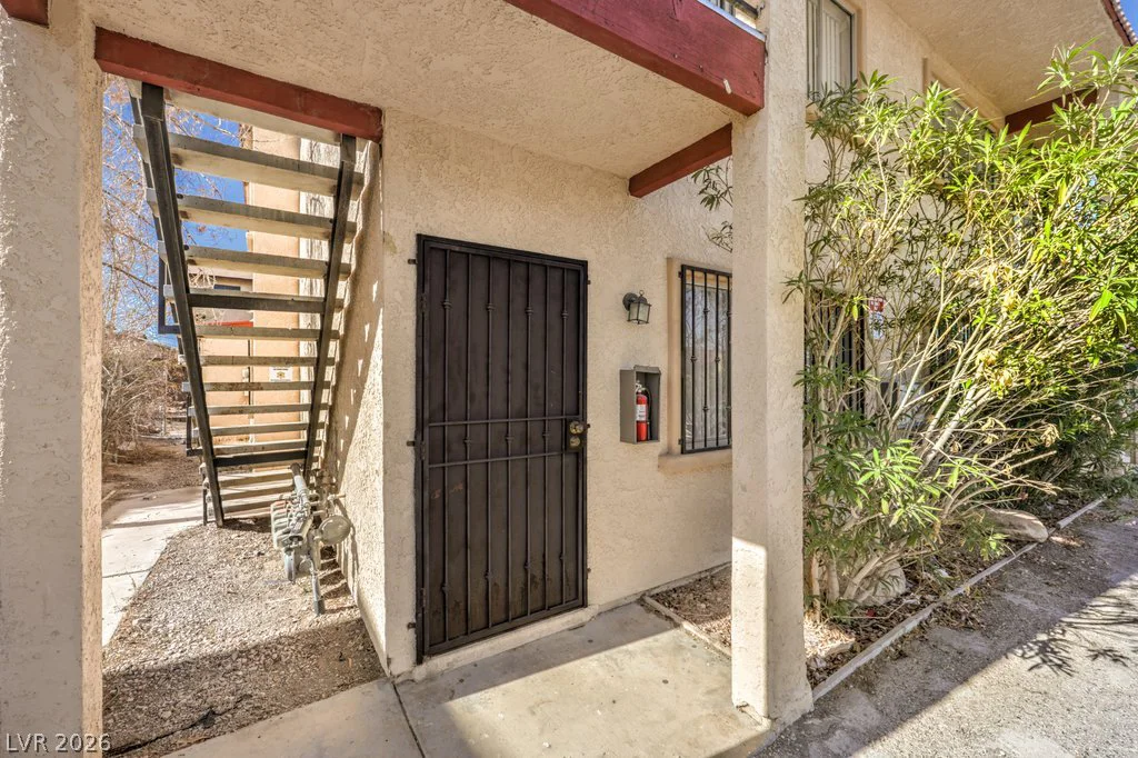 6979 Issac, Las Vegas, NV 89156