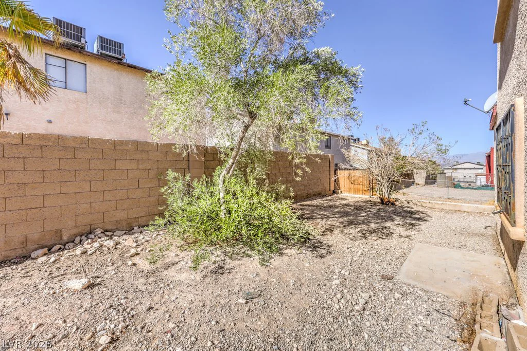 6979 Issac, Las Vegas, NV 89156