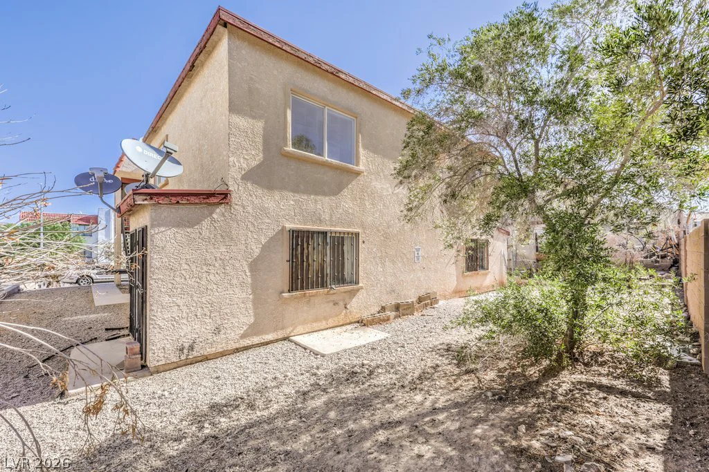 6979 Issac, Las Vegas, NV 89156