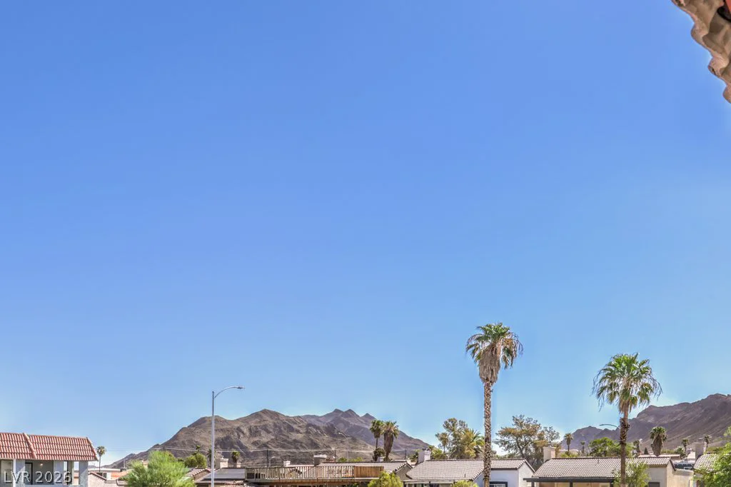 6979 Issac, Las Vegas, NV 89156