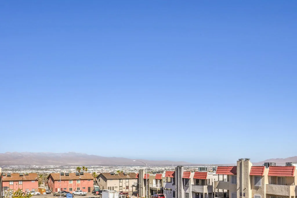 6979 Issac, Las Vegas, NV 89156