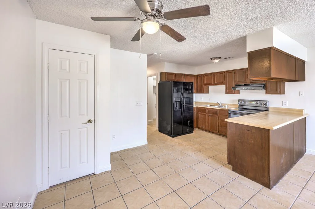 6979 Issac, Las Vegas, NV 89156